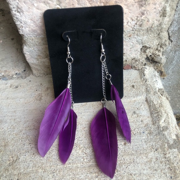 New Boho Purple Feather Earrings - Picture 1 of 5